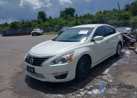 2015 Nissan Altima 2.5 S z USA, uszkodzony, nr VIN 1N4AL3AP6FN338397